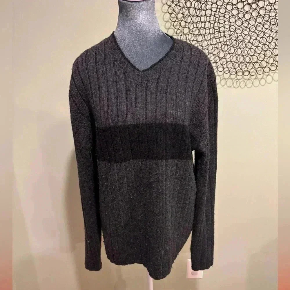 Banana Republic %100 Wool Sweater Gray with Black Stripe - Size Medium